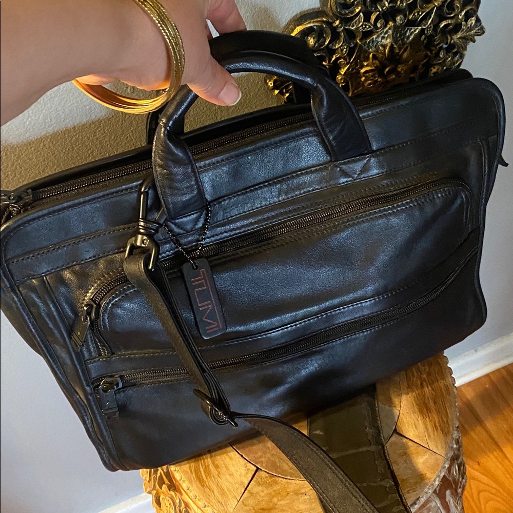 🖤🖤Tumi 9602D3 Genuine Black Leather 15" Slim Briefcase Laptop Bag🖤🖤😎 - Picture 3 of 13